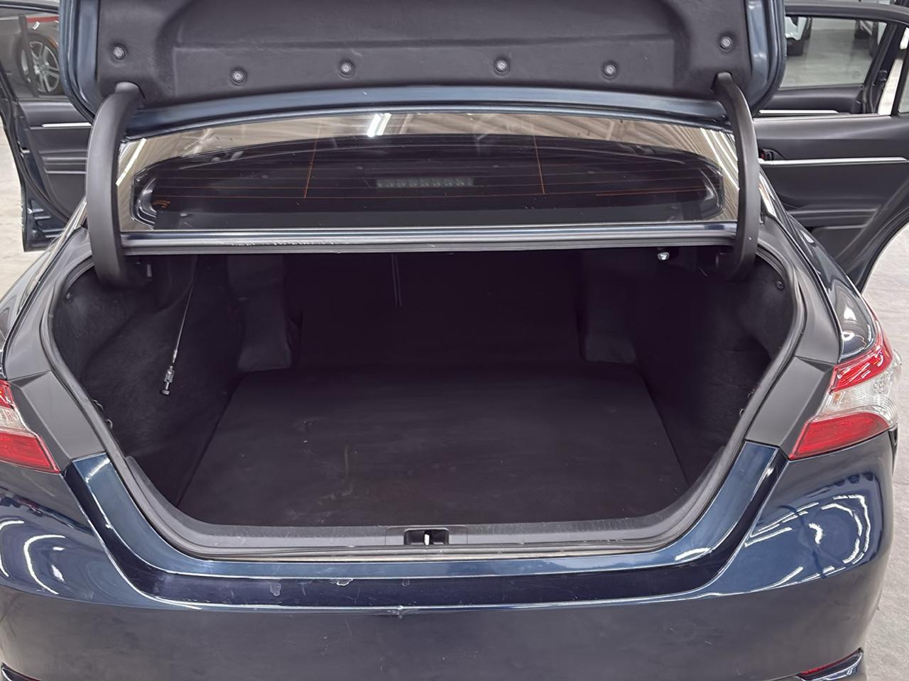 Toyota Camry SE Auto (Natl) 2018