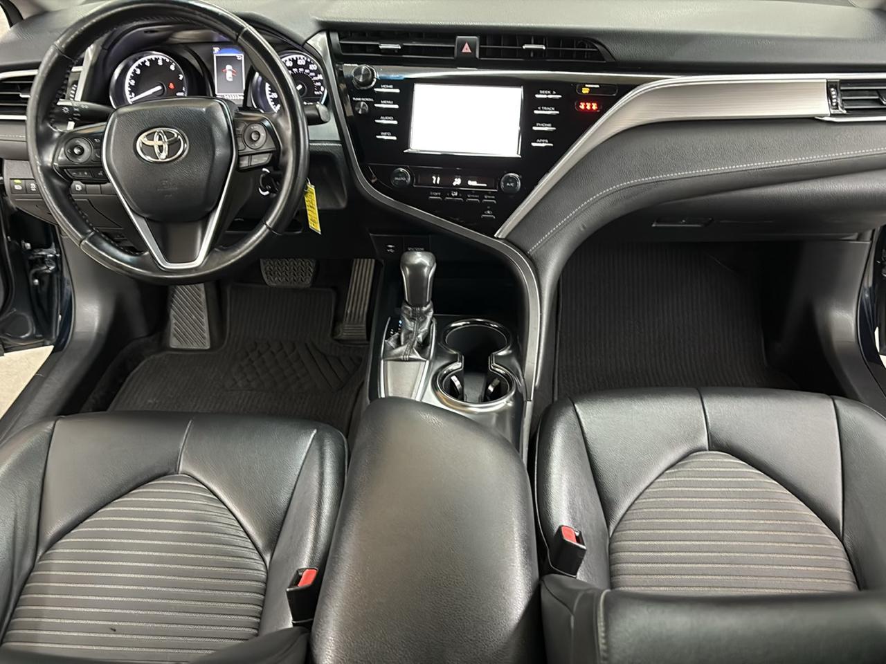 Toyota Camry SE Auto (Natl) 2018