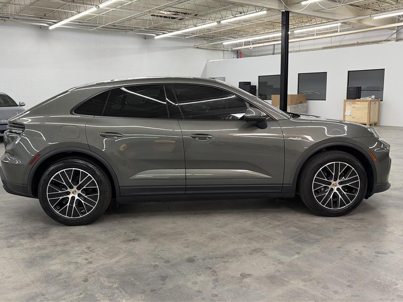 Porsche Macan Electric RWD 2025