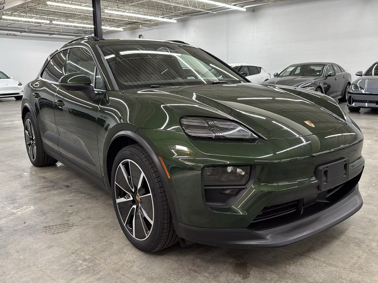 Porsche Macan Electric 4 AWD 2024