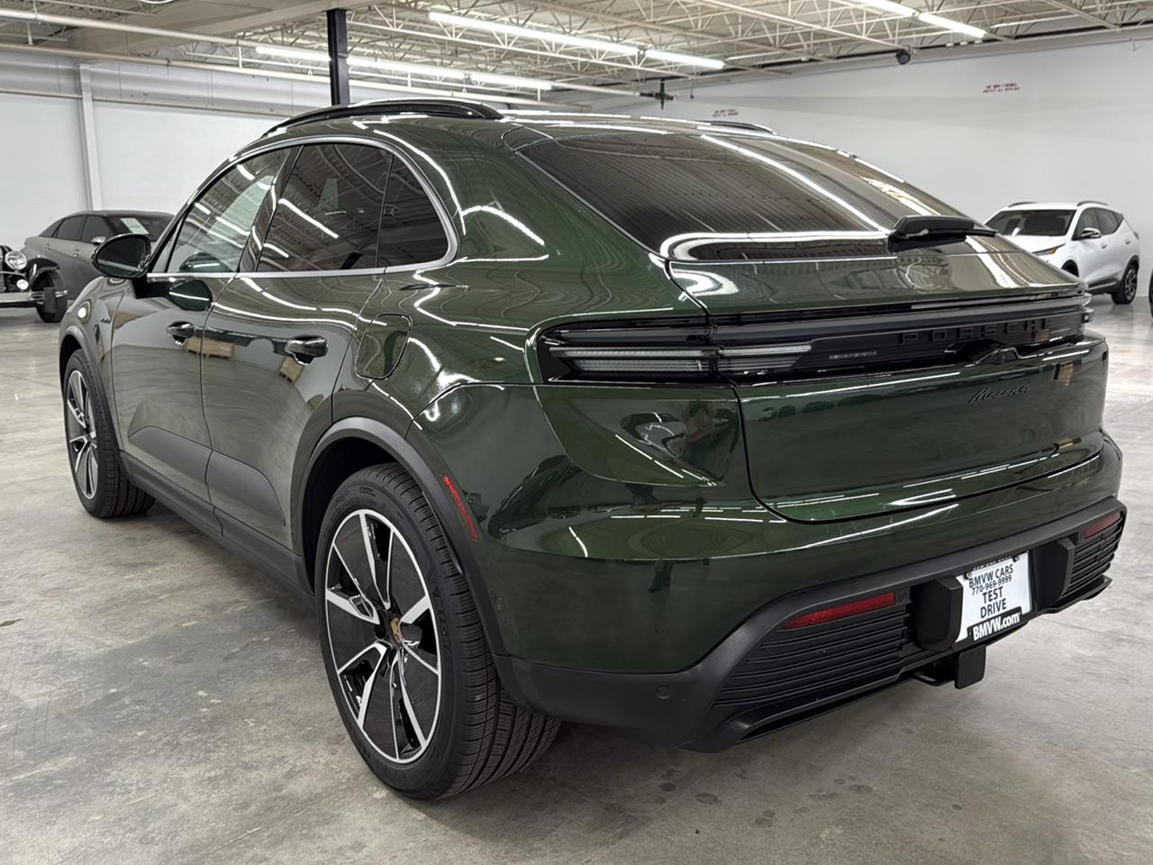 Porsche Macan Electric 4 AWD 2024