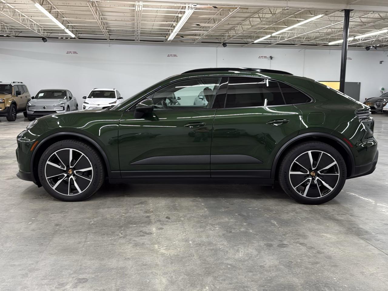 Porsche Macan Electric 4 AWD 2024