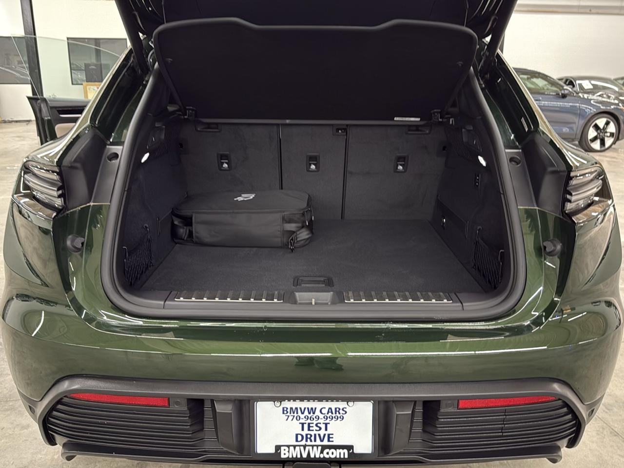 Porsche Macan Electric 4 AWD 2024