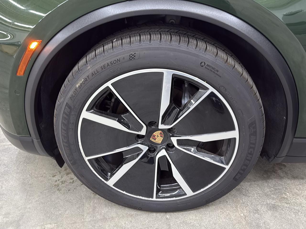 Porsche Macan Electric 4 AWD 2024