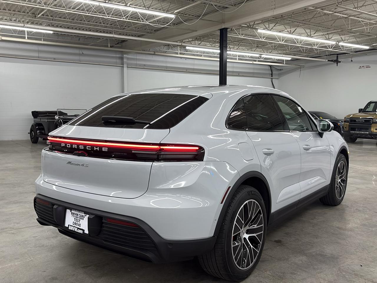 Porsche Macan Electric 4S AWD 2025