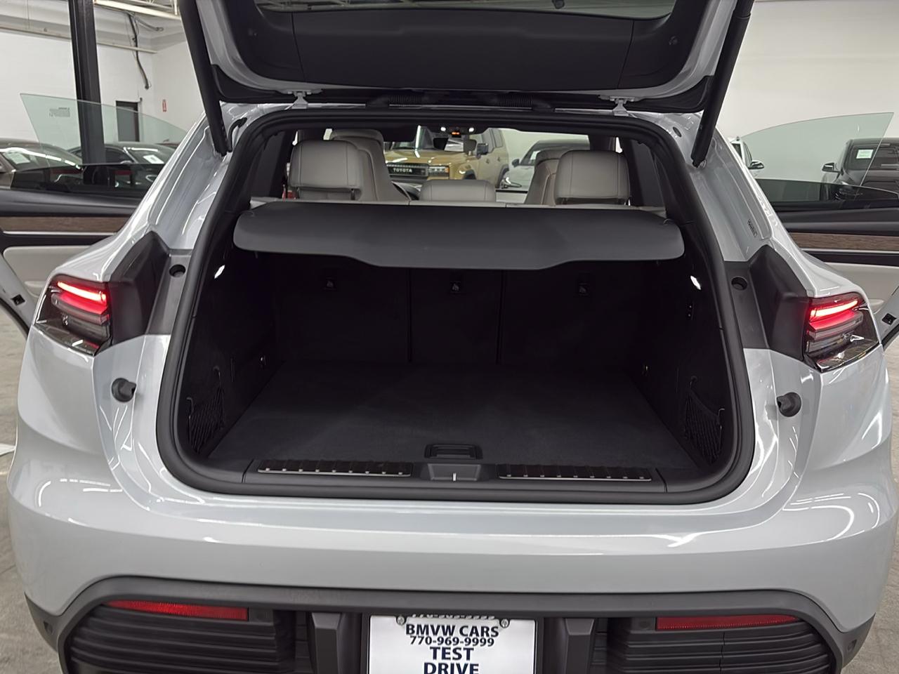 Porsche Macan Electric 4S AWD 2025