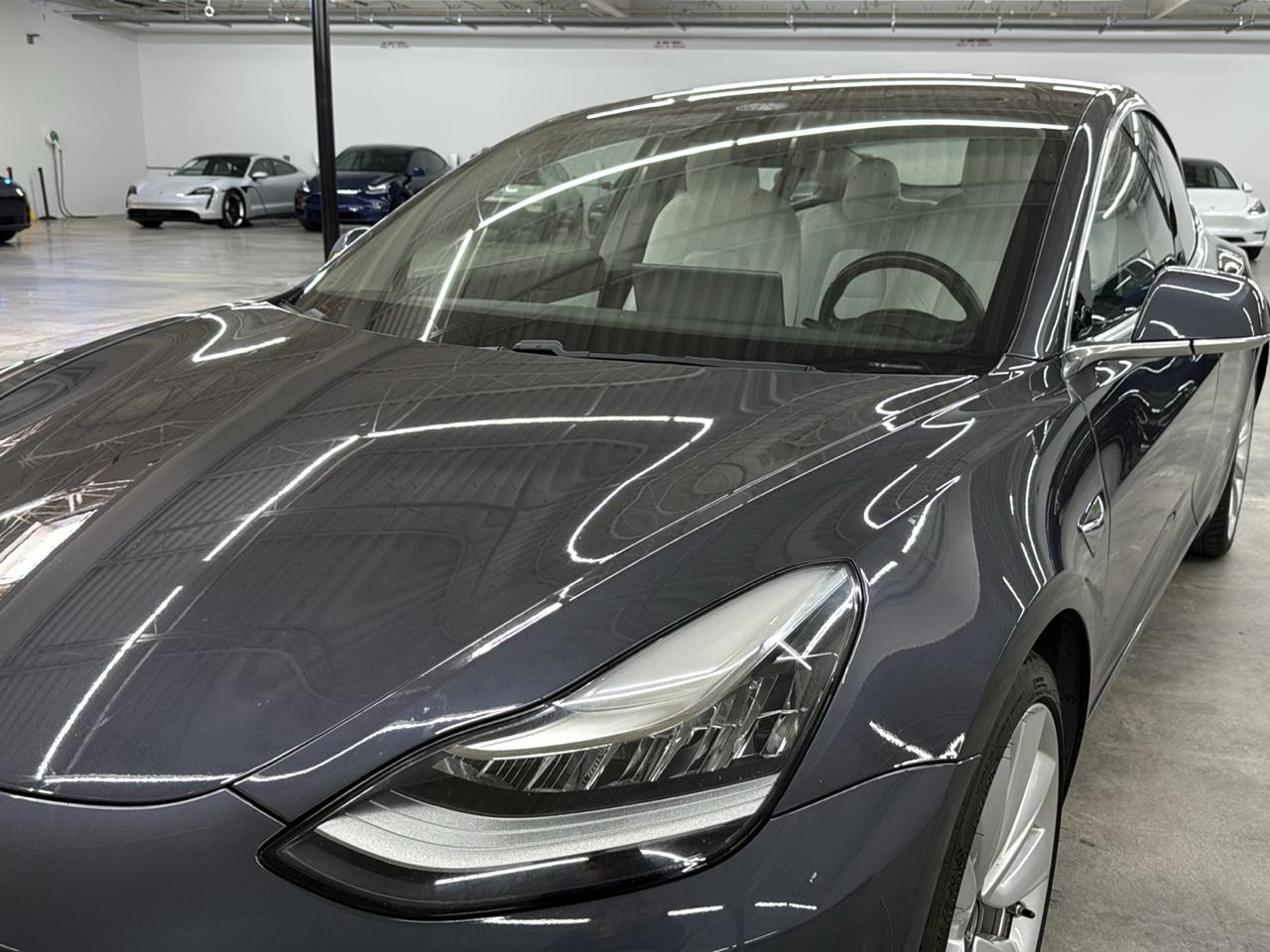 Tesla Model 3  2018
