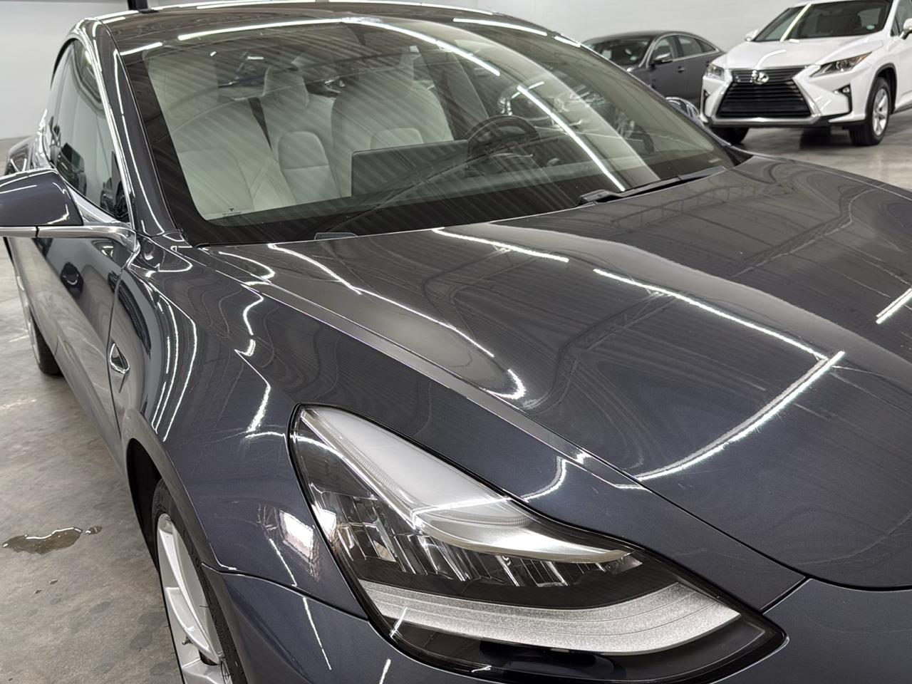 Tesla Model 3  2018