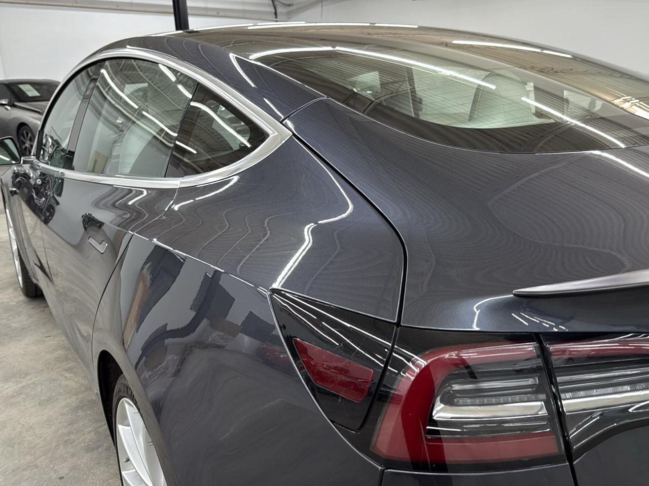 Tesla Model 3  2018