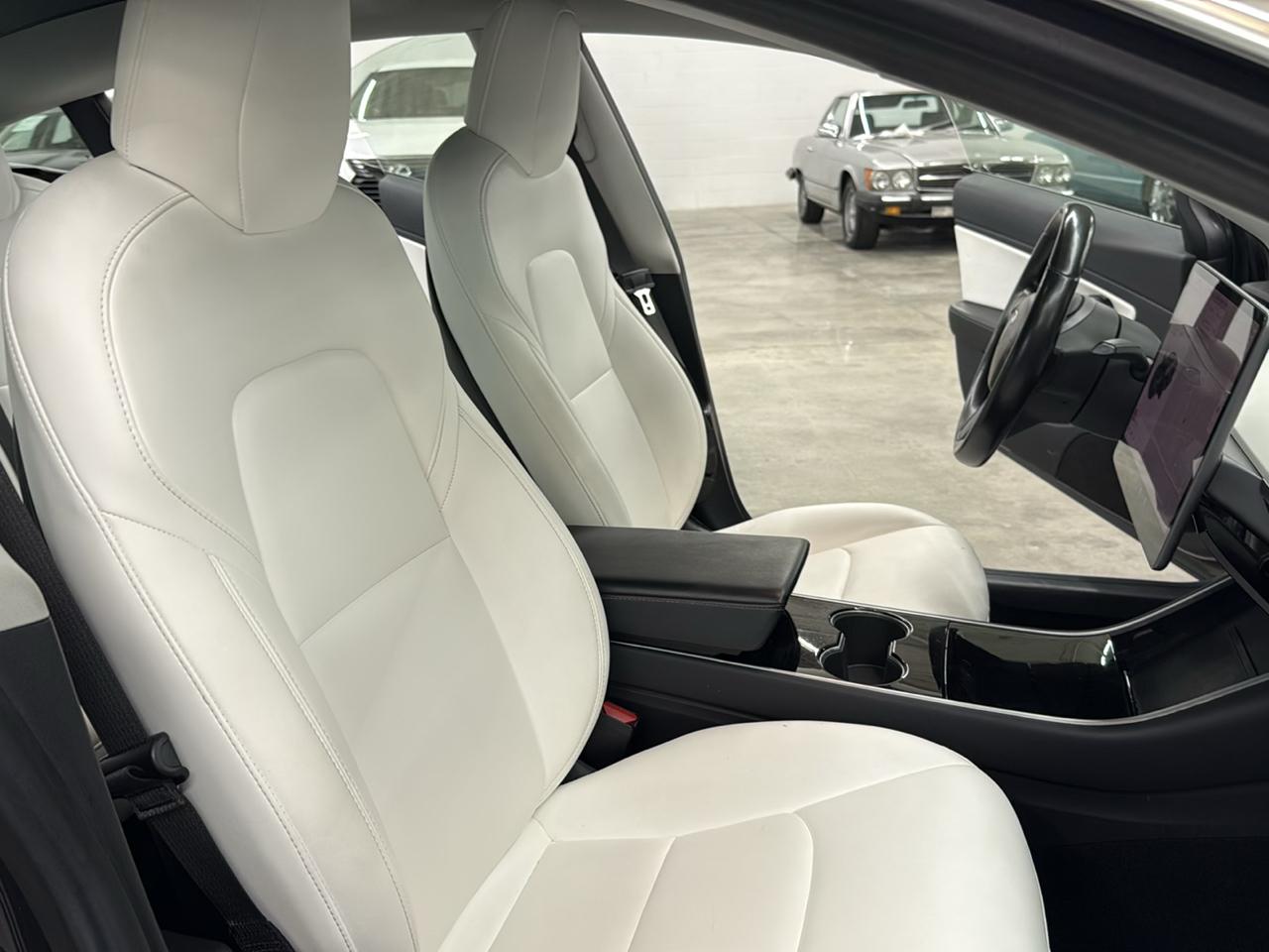 Tesla Model 3  2018