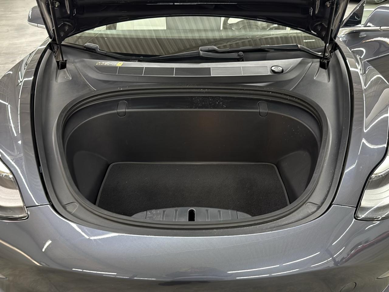 Tesla Model 3  2018