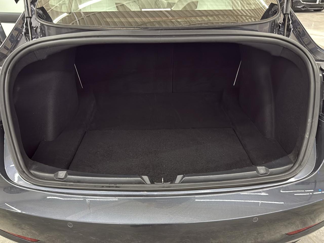Tesla Model 3  2018