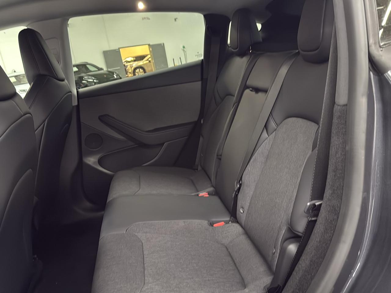 Tesla Model Y Premium RWD 2026