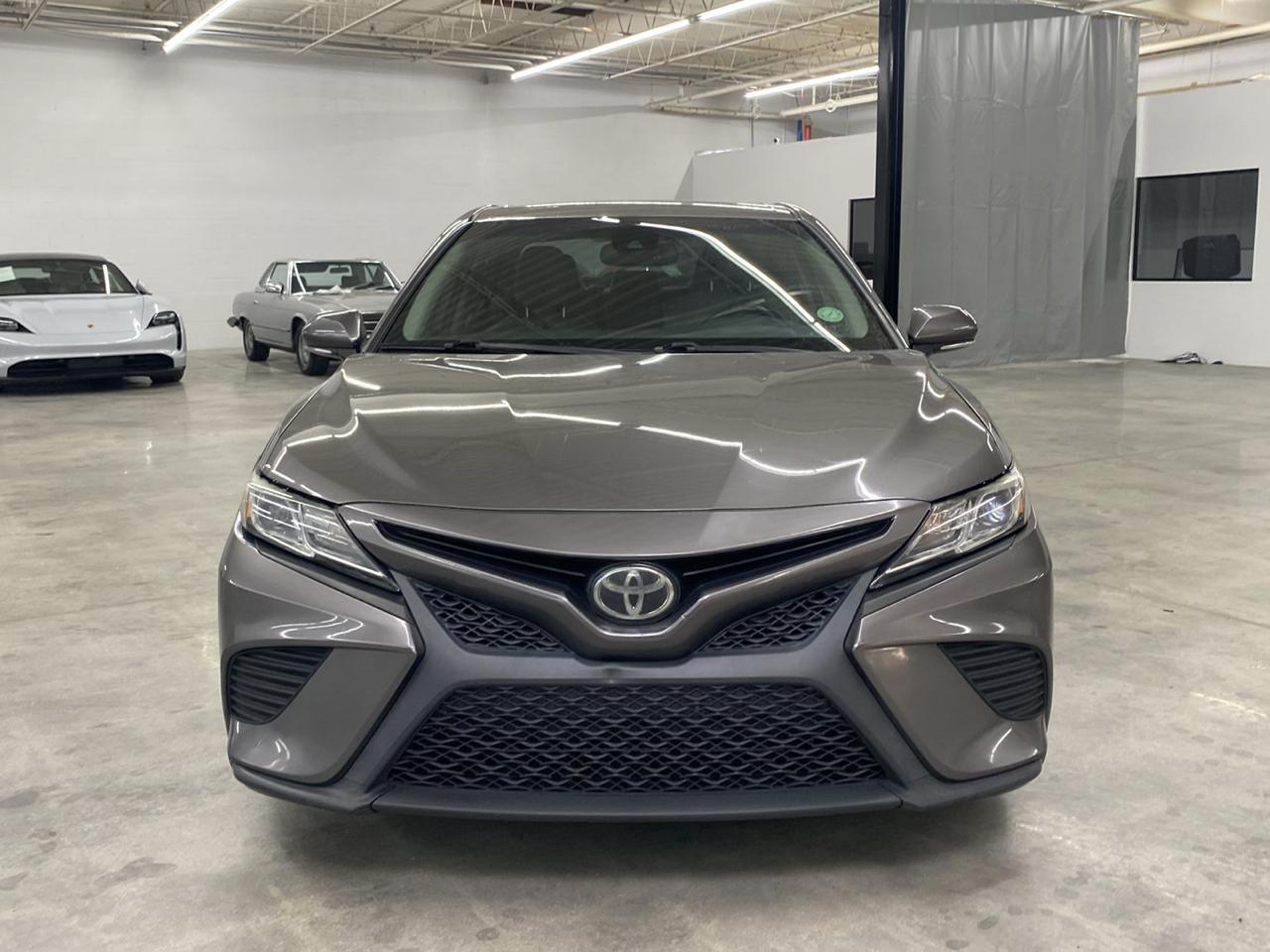 Toyota Camry SE Auto (Natl) 2020