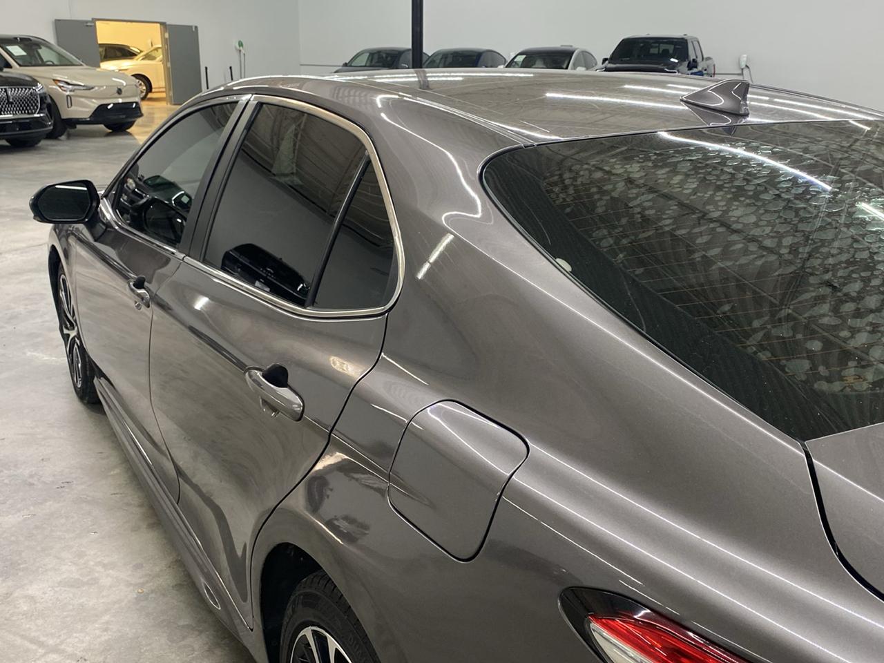 Toyota Camry SE Auto (Natl) 2020