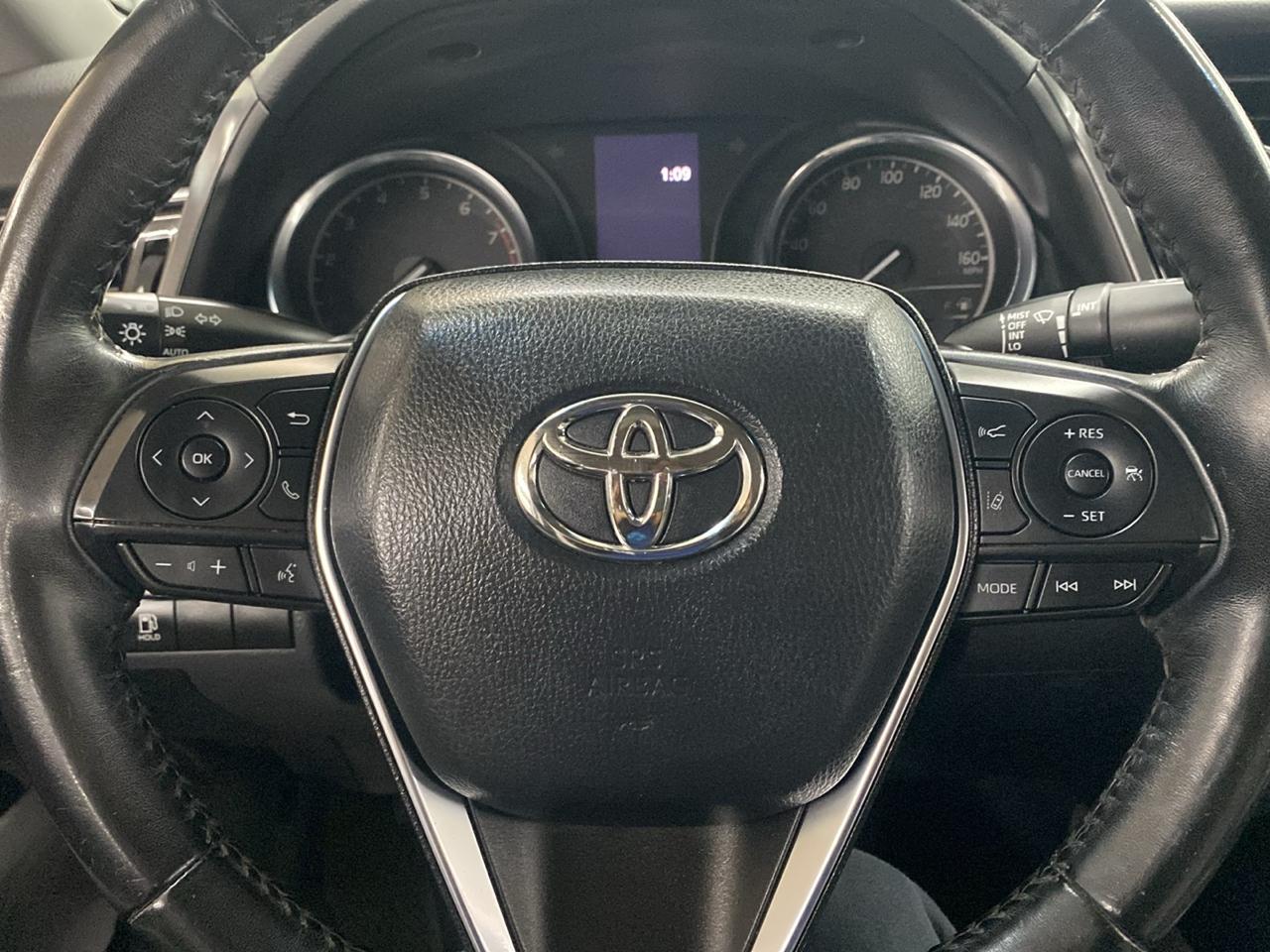 Toyota Camry SE Auto (Natl) 2020
