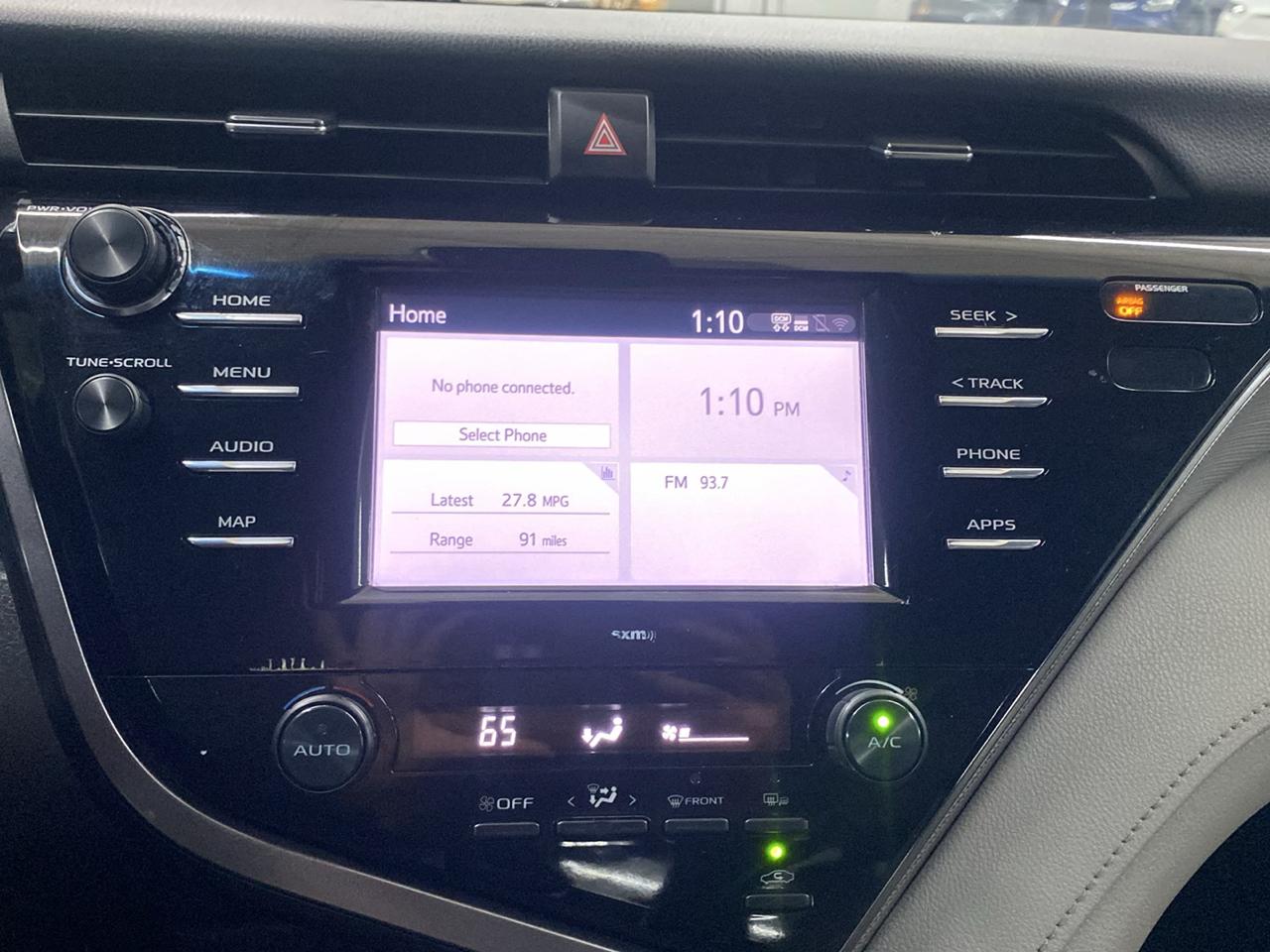 Toyota Camry SE Auto (Natl) 2020