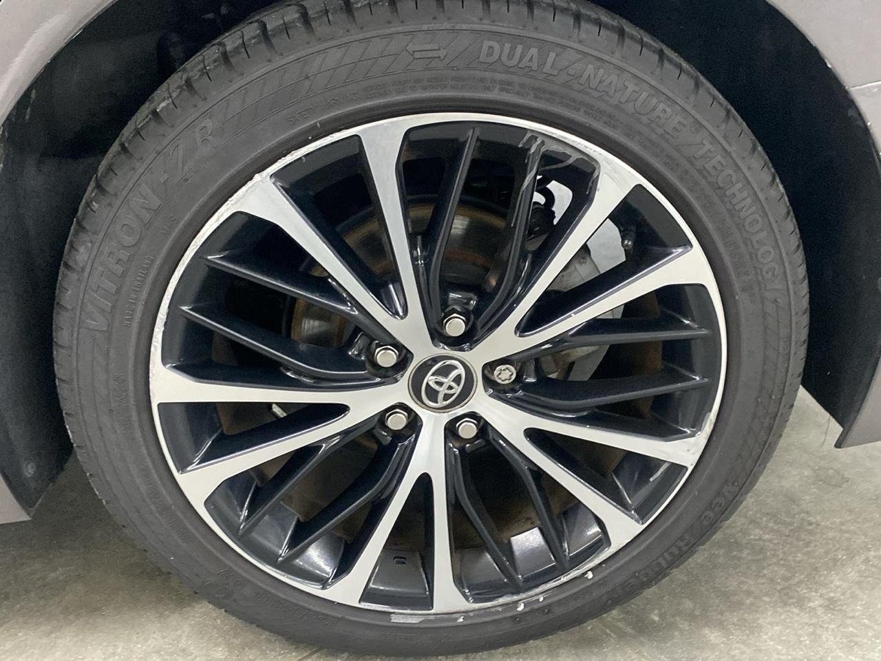 Toyota Camry SE Auto (Natl) 2020