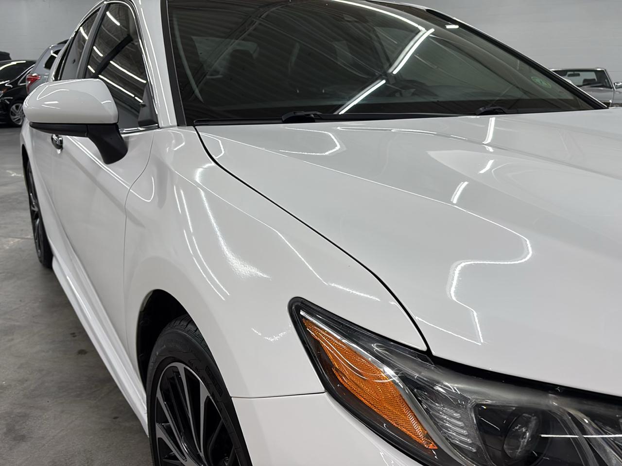 Toyota Camry SE Auto (Natl) 2020
