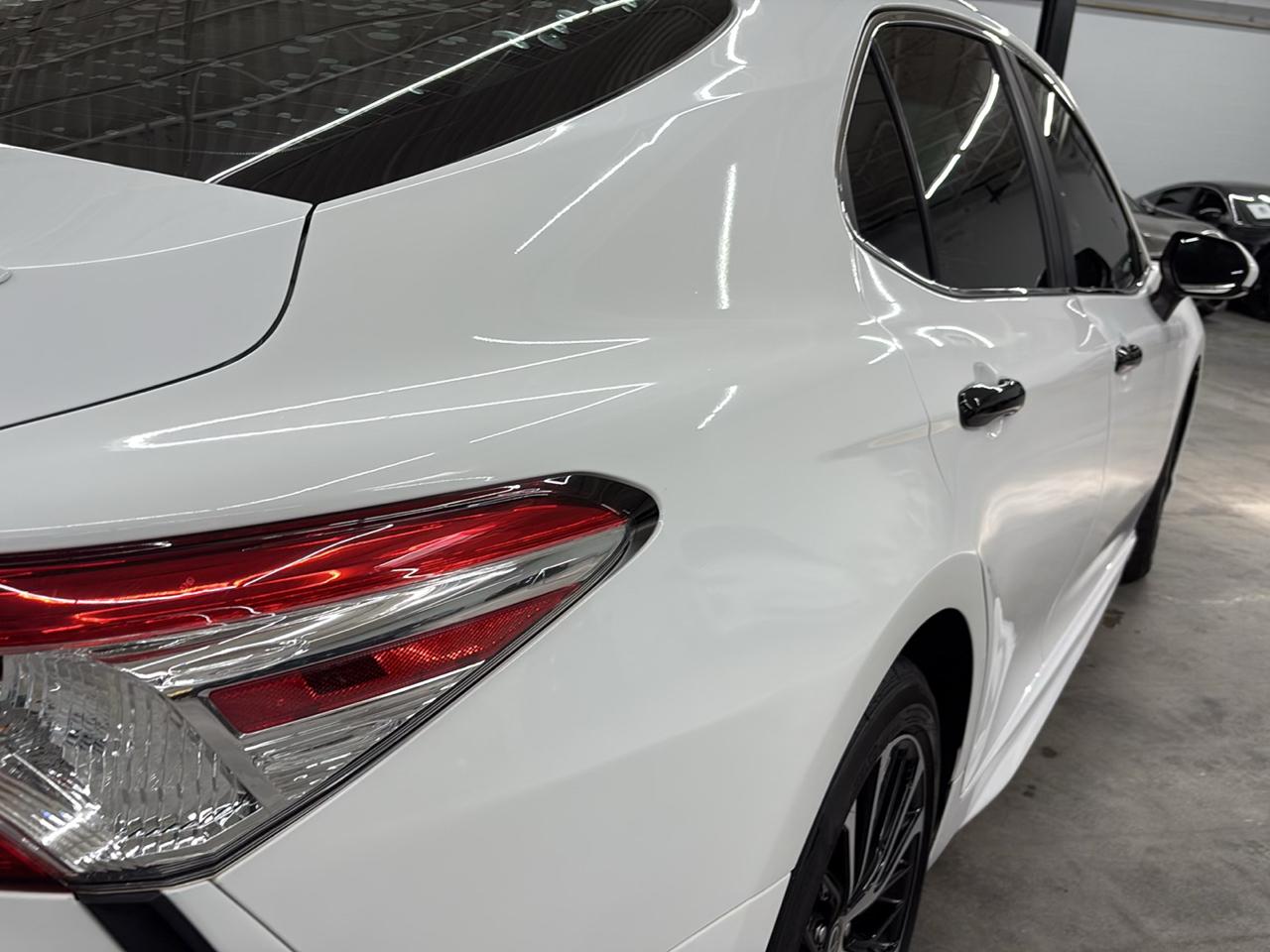 Toyota Camry SE Auto (Natl) 2020