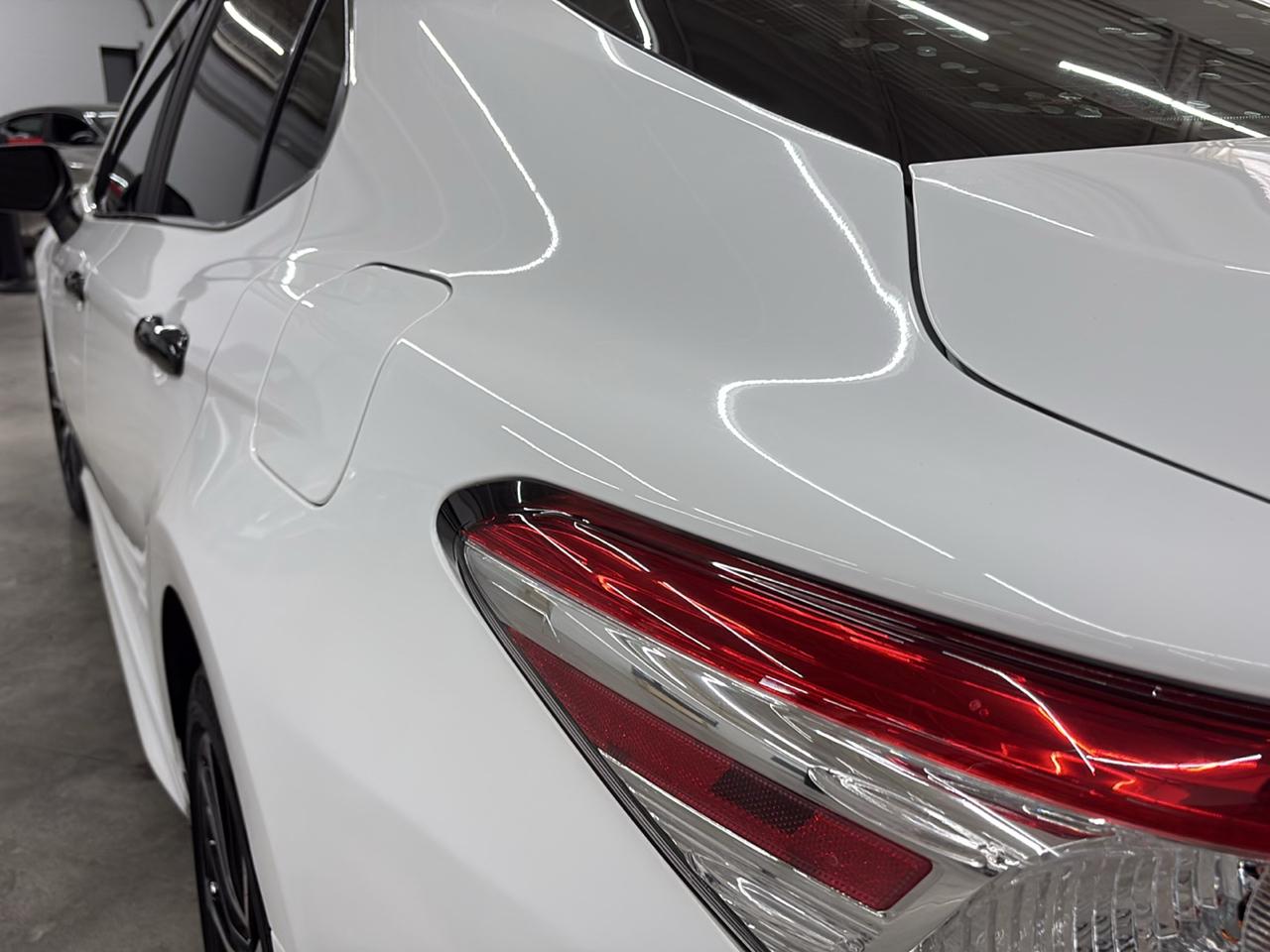 Toyota Camry SE Auto (Natl) 2020