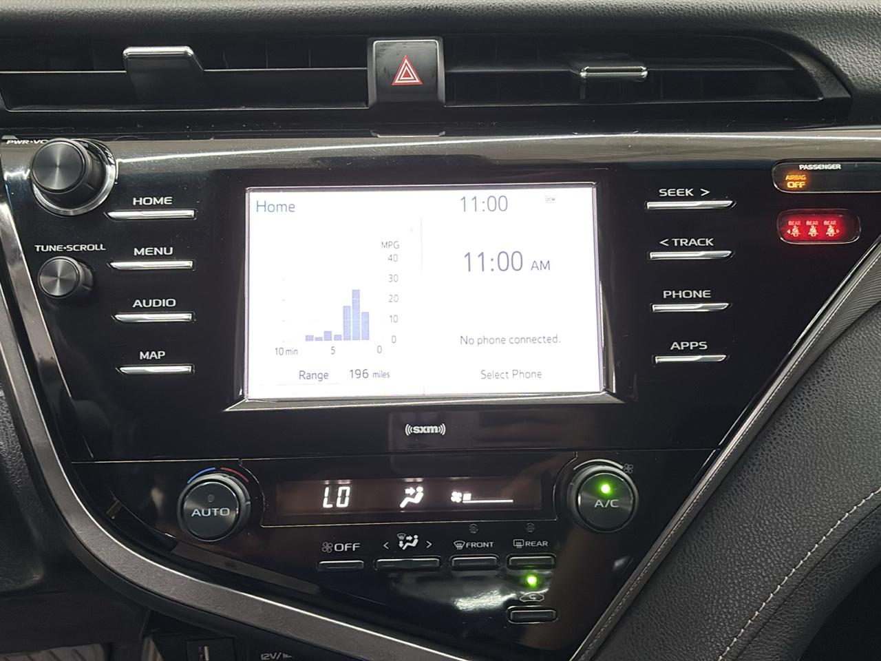 Toyota Camry SE Auto (Natl) 2020