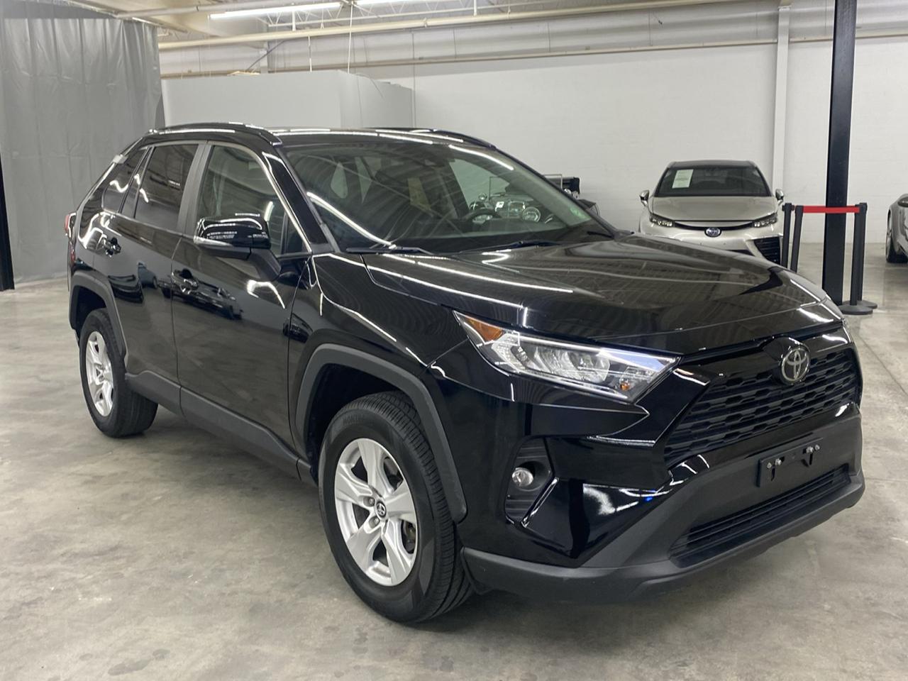 Toyota RAV4 XLE FWD (Natl) 2021