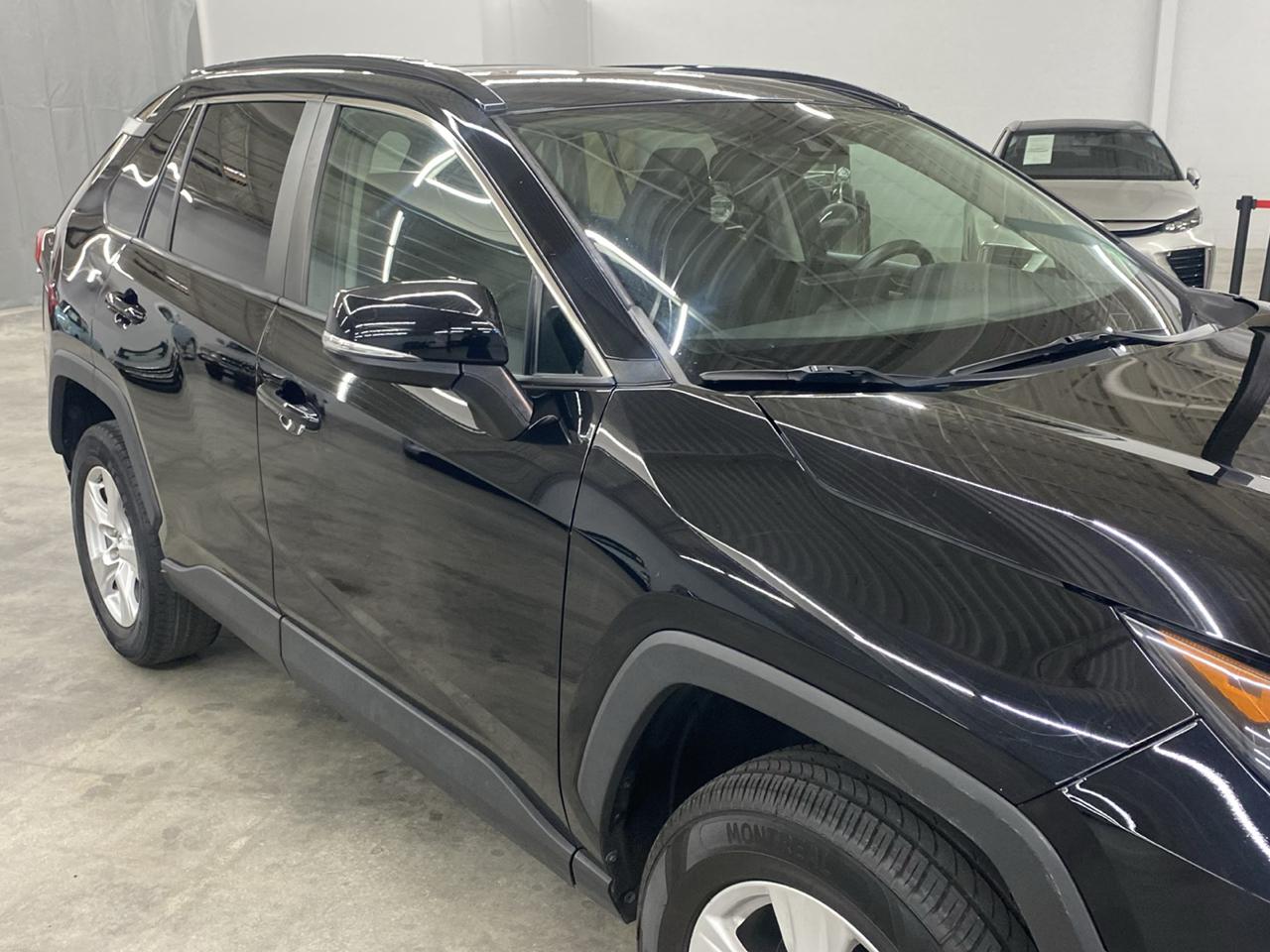 Toyota RAV4 XLE FWD (Natl) 2021