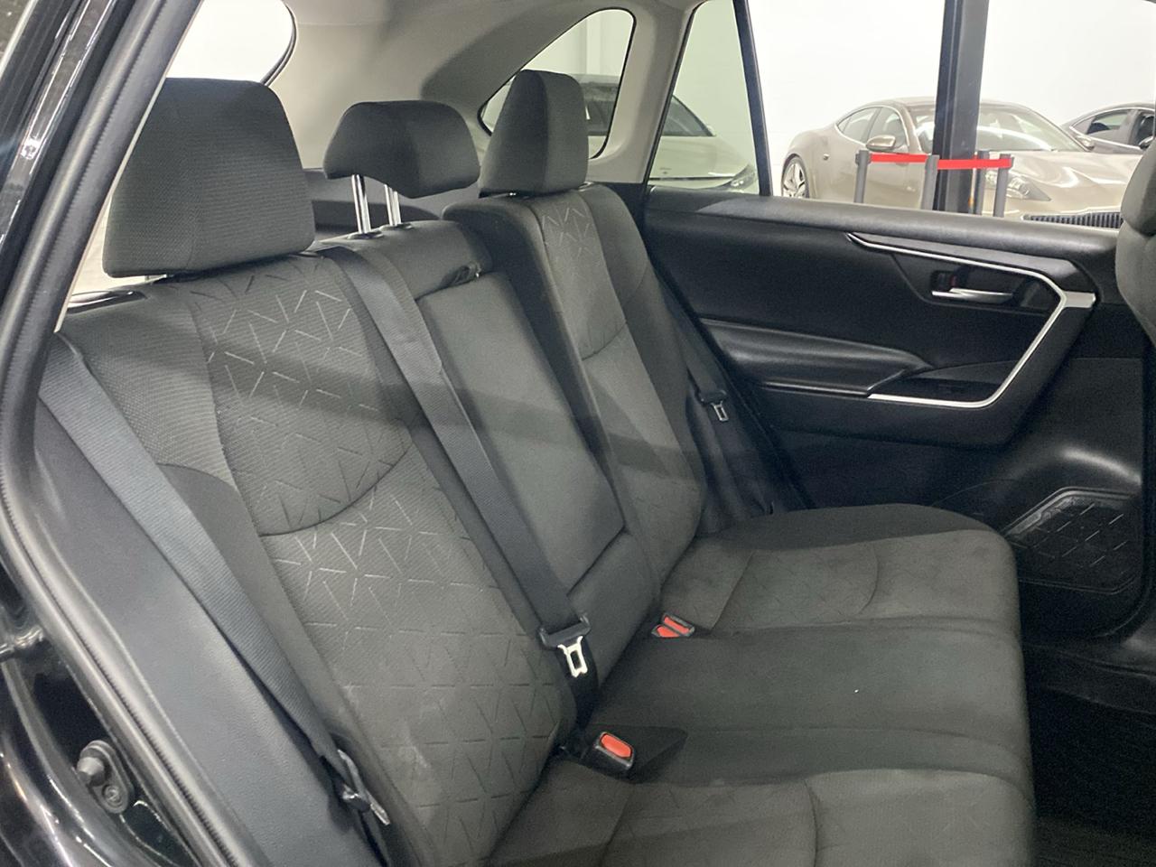 Toyota RAV4 XLE FWD (Natl) 2021