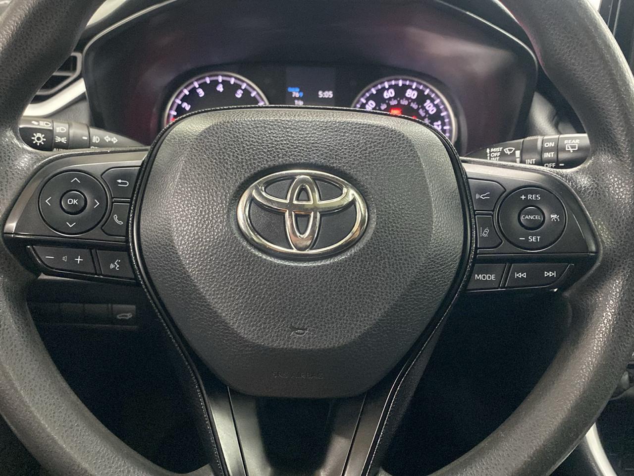 Toyota RAV4 XLE FWD (Natl) 2021