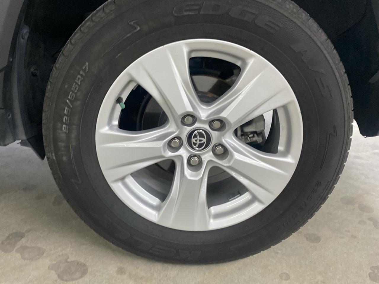 Toyota RAV4 XLE FWD (Natl) 2021