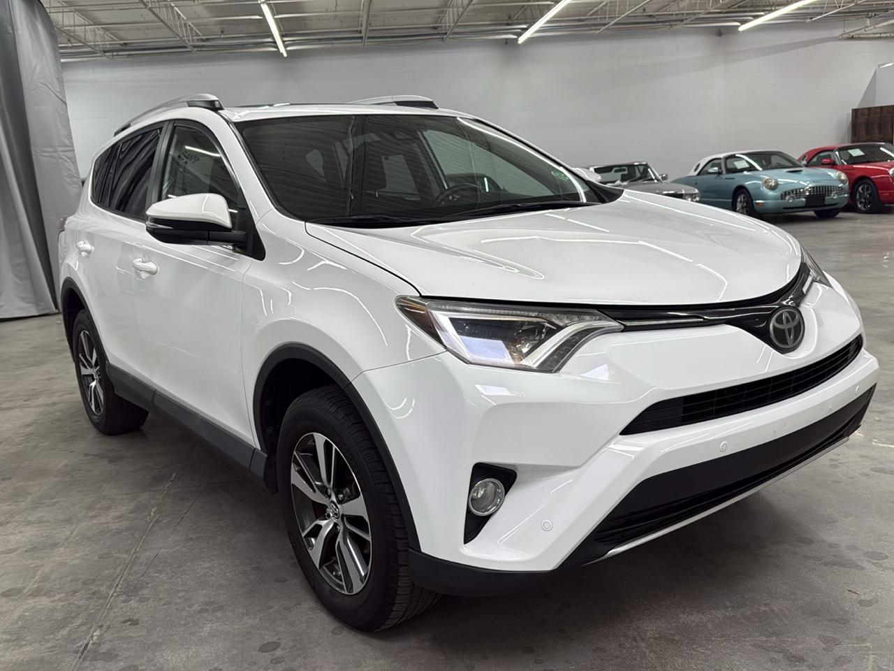 Toyota RAV4 AWD 4dr XLE (Natl) 2016