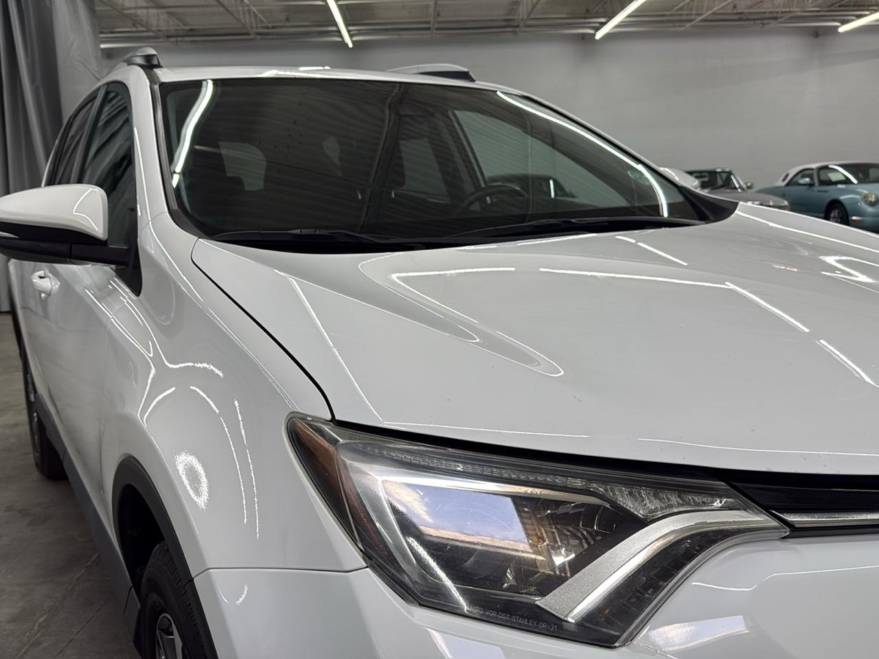 Toyota RAV4 AWD 4dr XLE (Natl) 2016