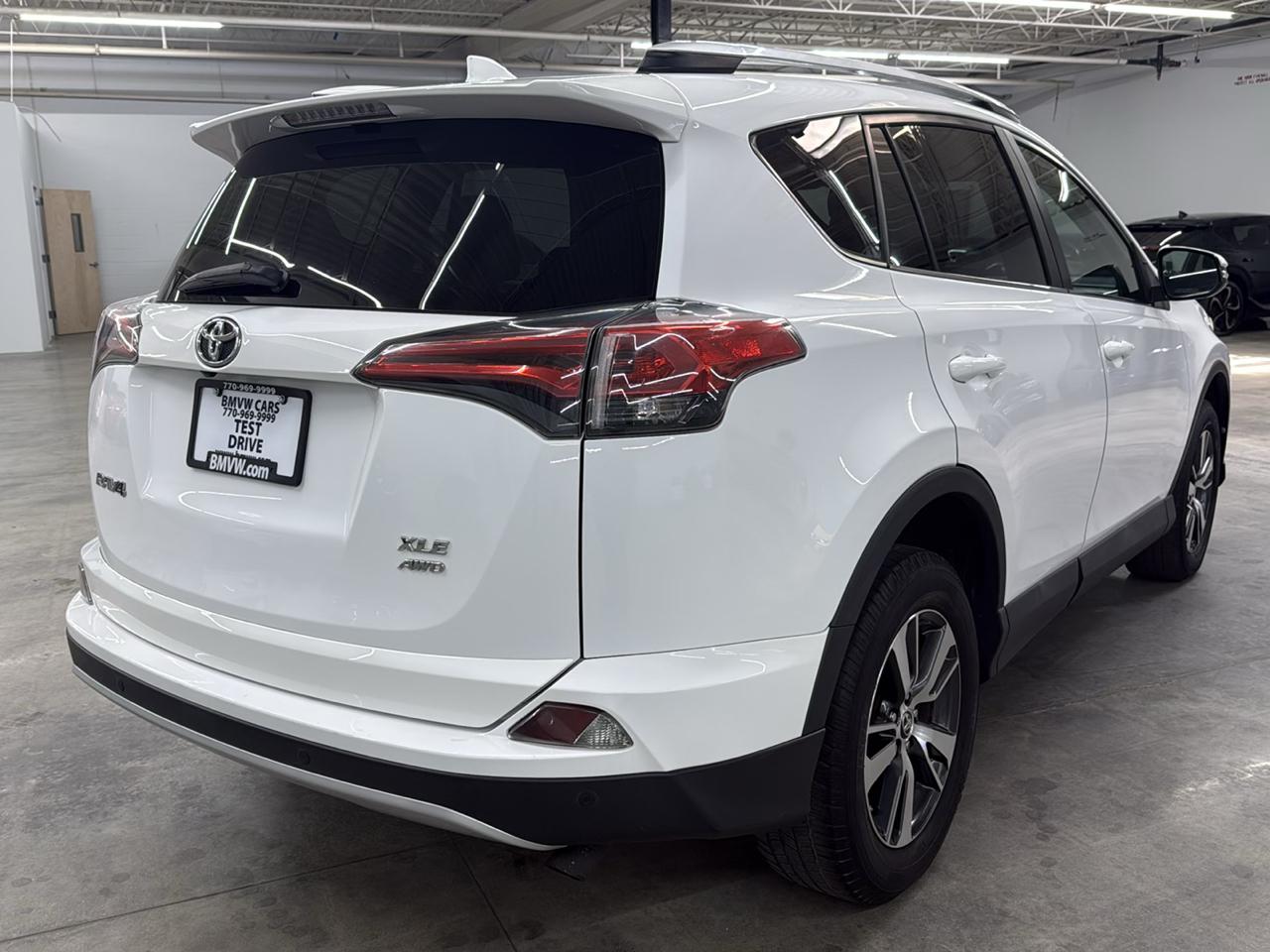 Toyota RAV4 AWD 4dr XLE (Natl) 2016