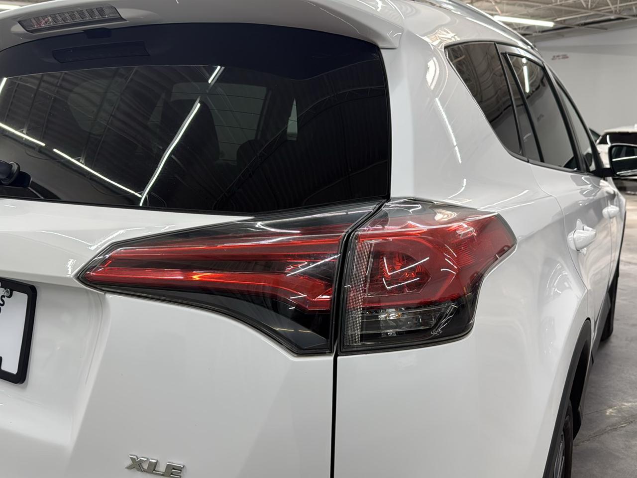 Toyota RAV4 AWD 4dr XLE (Natl) 2016