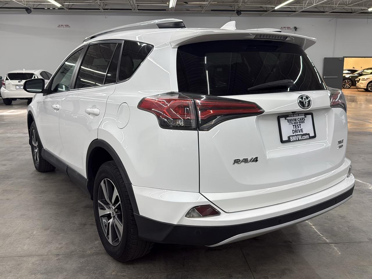 Toyota RAV4 AWD 4dr XLE (Natl) 2016