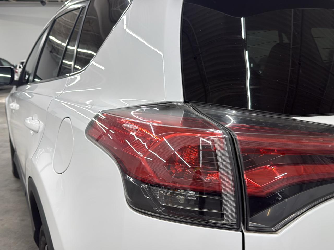 Toyota RAV4 AWD 4dr XLE (Natl) 2016