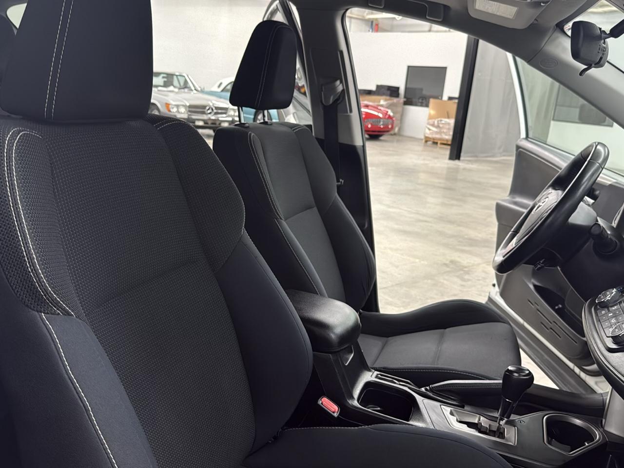 Toyota RAV4 AWD 4dr XLE (Natl) 2016