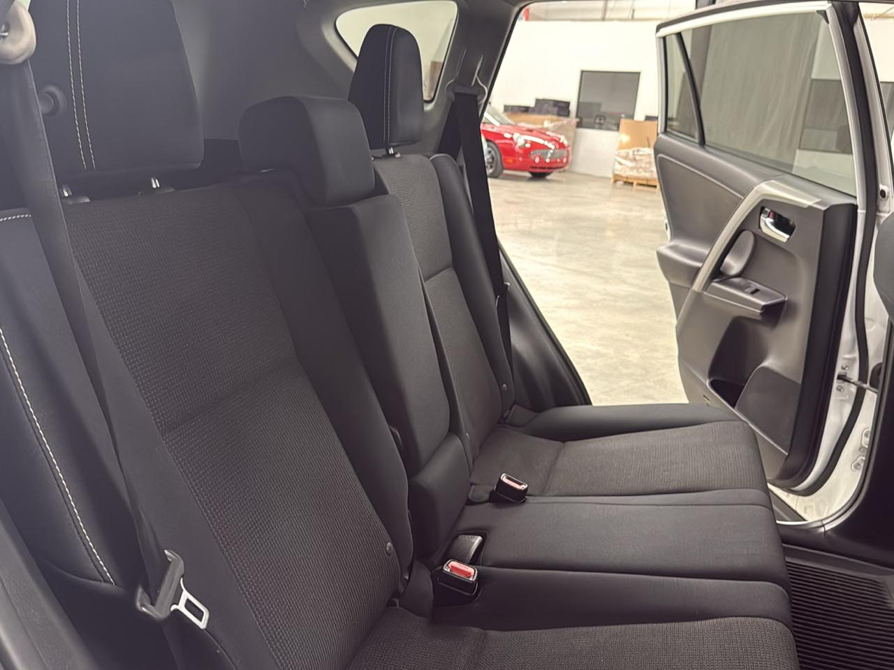 Toyota RAV4 AWD 4dr XLE (Natl) 2016