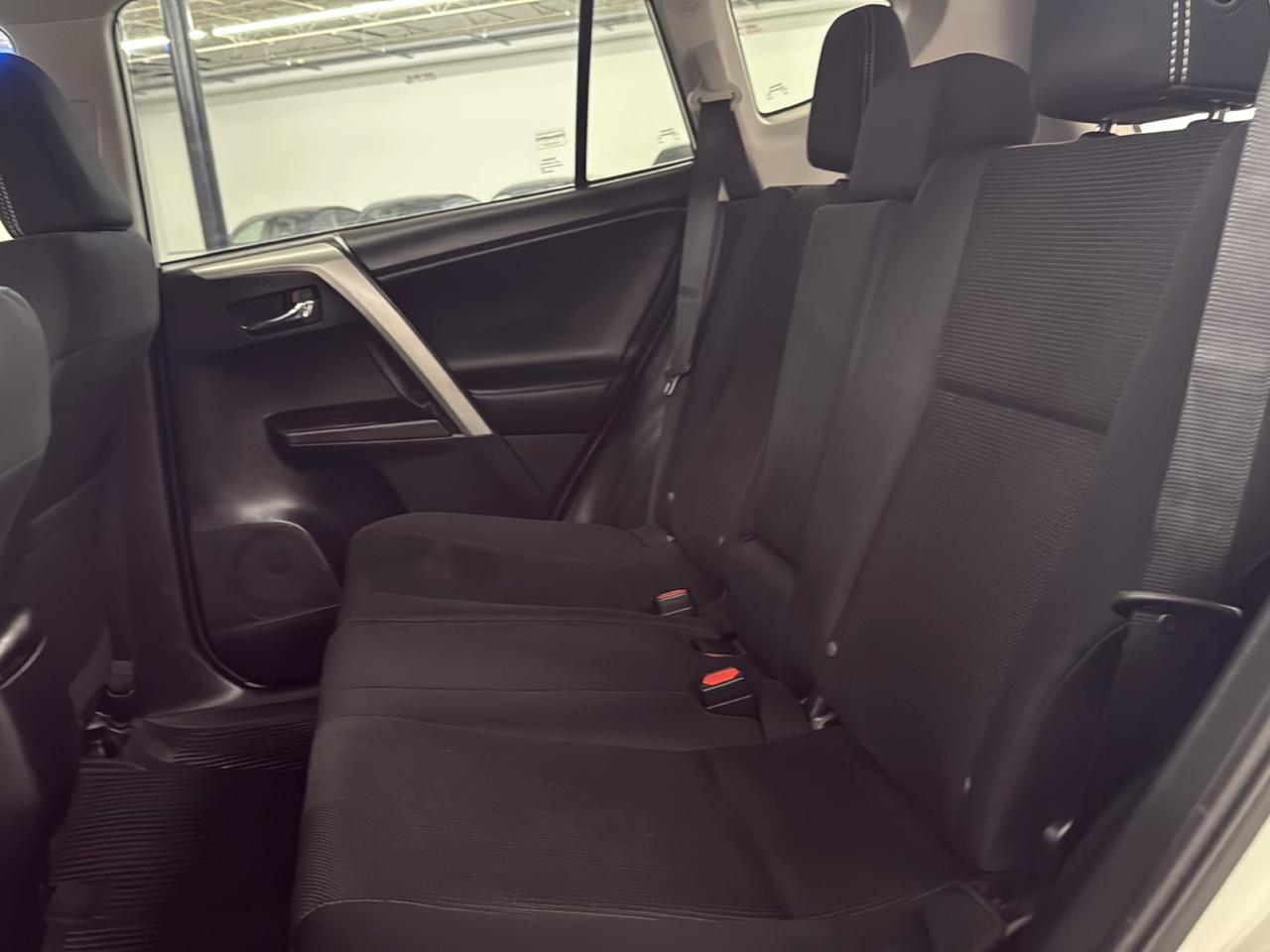 Toyota RAV4 AWD 4dr XLE (Natl) 2016