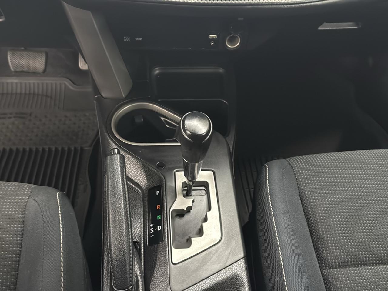 Toyota RAV4 AWD 4dr XLE (Natl) 2016