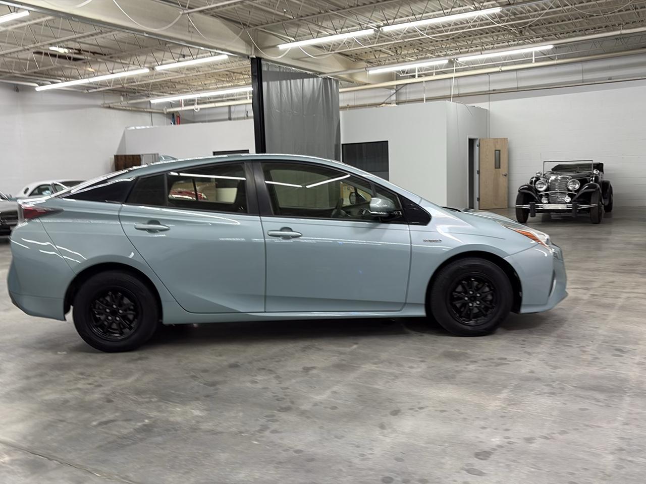 Toyota Prius 5dr HB Three Touring (Natl) 2016