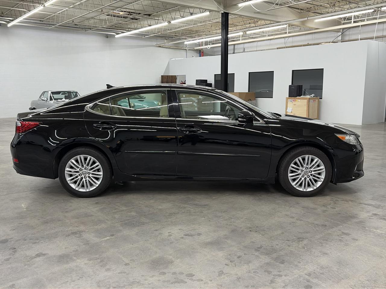 Lexus ES 350 4dr Sdn 2013