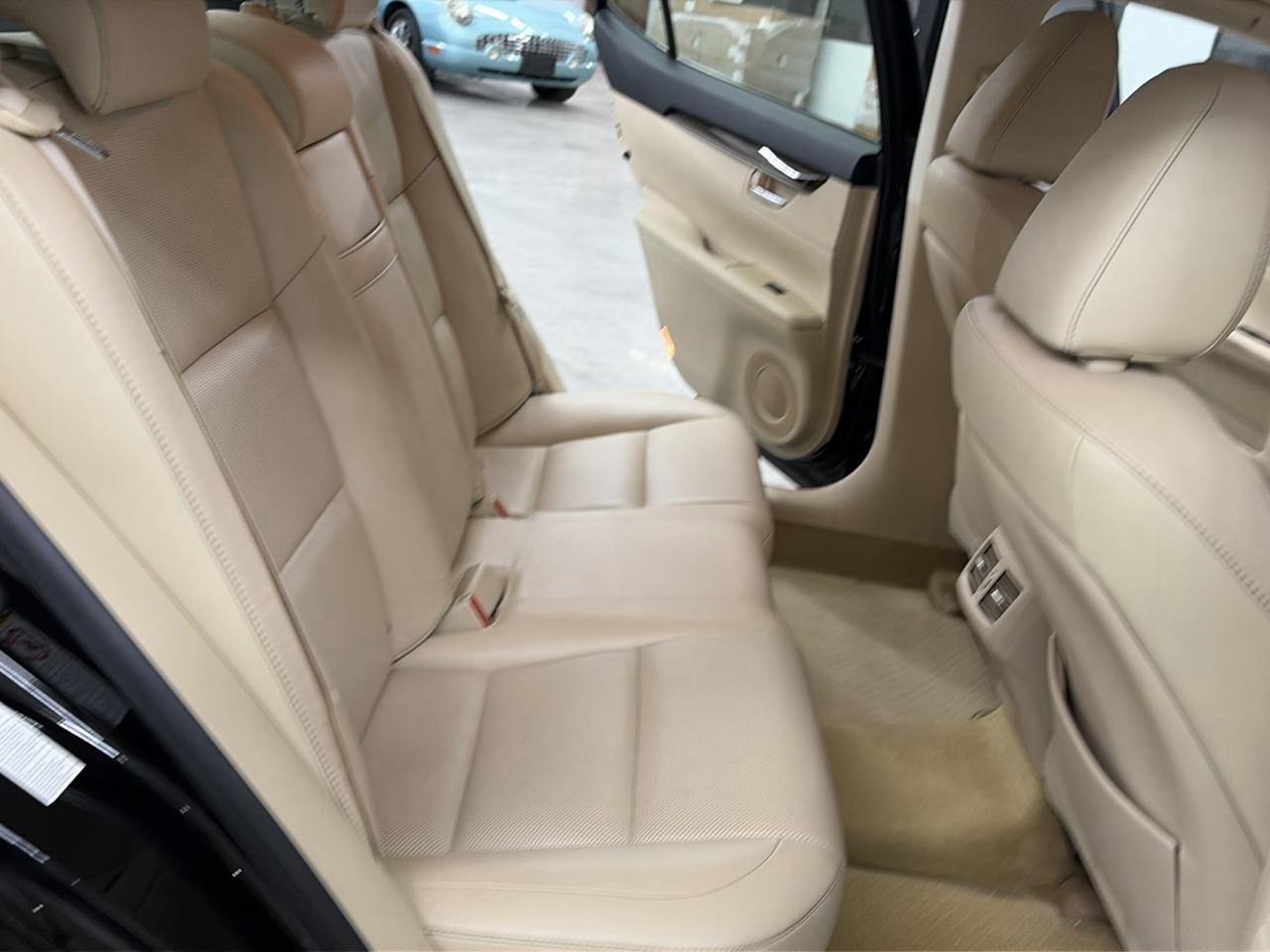 Lexus ES 350 4dr Sdn 2013