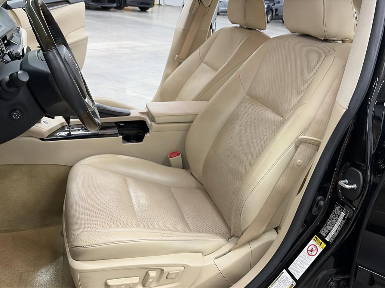 Lexus ES 350 4dr Sdn 2013