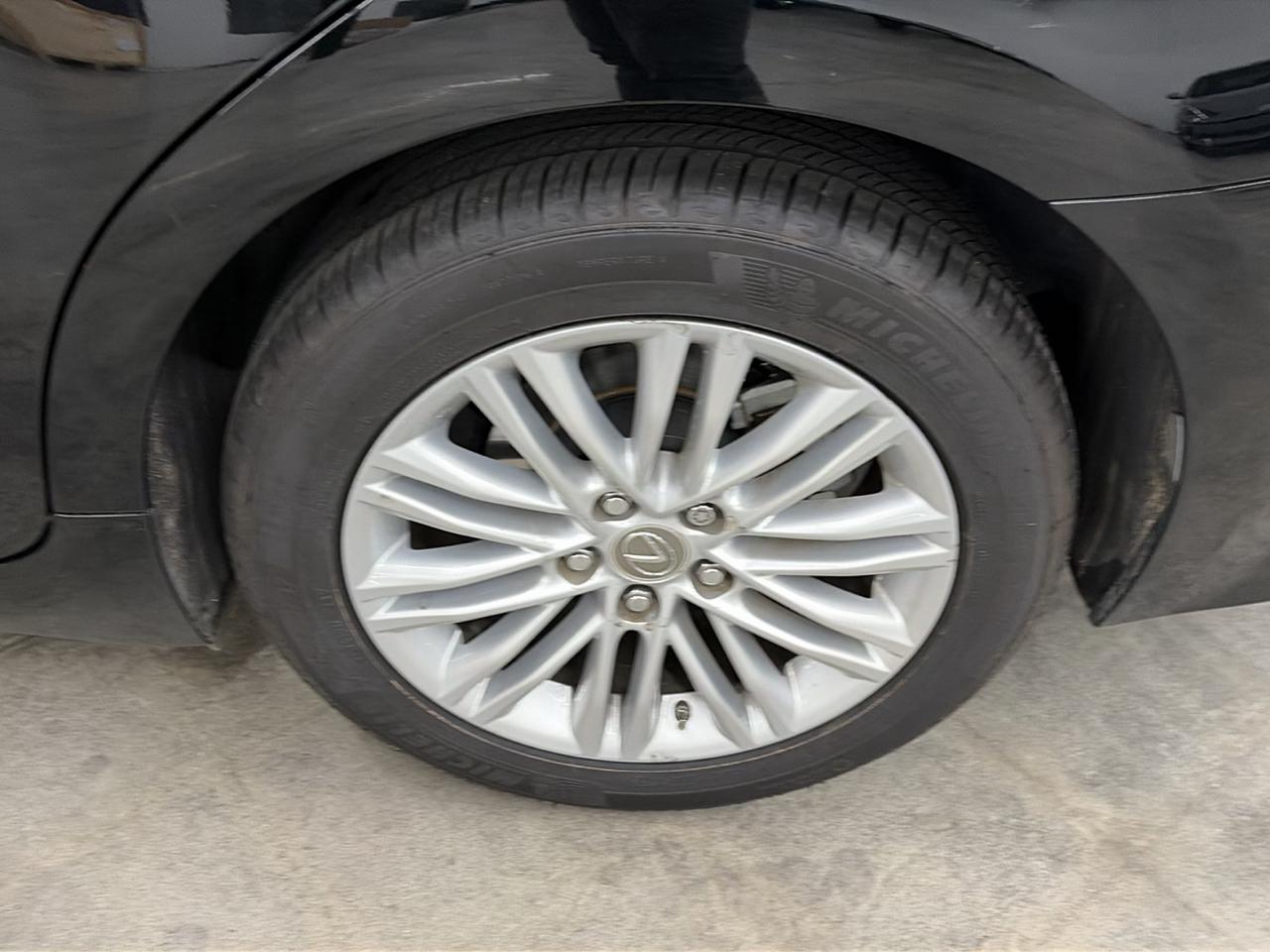 Lexus ES 350 4dr Sdn 2013