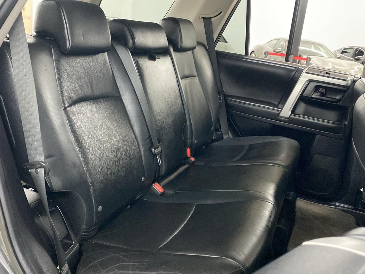 Toyota 4Runner photo 17