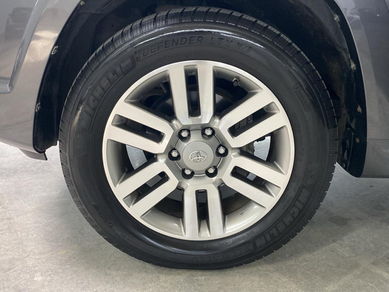 Toyota 4Runner photo 25