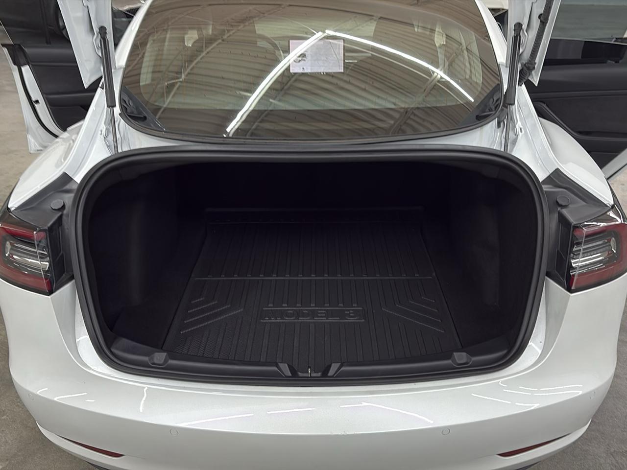 Tesla Model 3 Standard Range RWD 2020