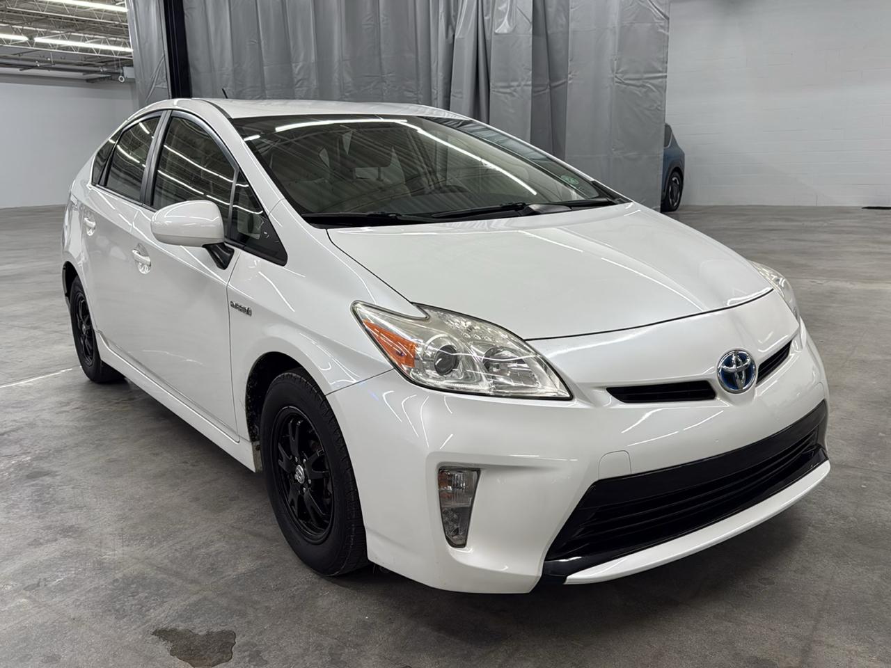 Toyota Prius Two 2015